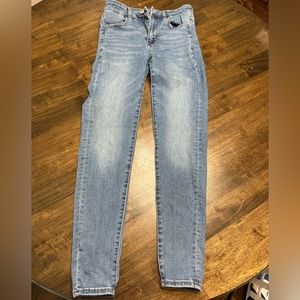 Women’s American Eagle High Waisted Jeggings Jeans. Lighter Wash. Size 6